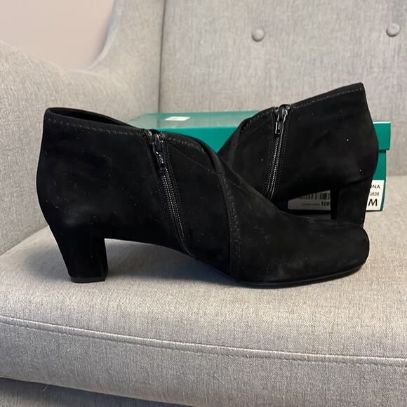 David Tate Anna black suede heeled zippered bootie size 9.5 - Picture 6 of 6